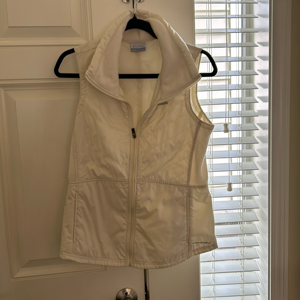 Columbia vest, gently worn by me. Unfortunately it doesn’t fit anymore.
